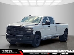 2026 Ram 3500 TRADESMAN CREW CAB 4X4 8' BOX Pickup