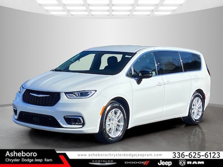 2026 Chrysler Pacifica SELECT Passenger Van