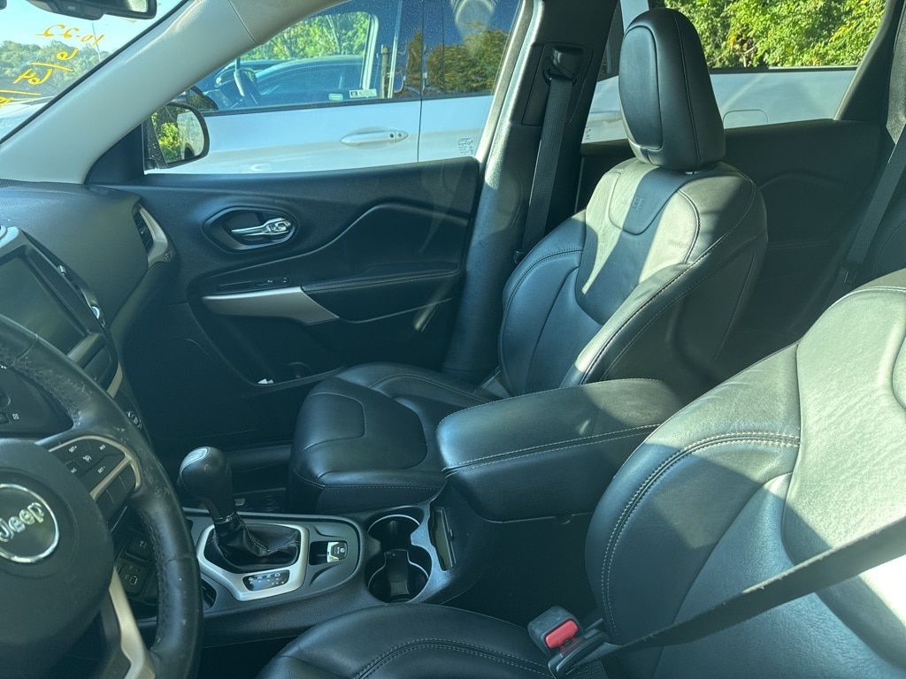 Used 2018 Jeep Cherokee Limited FWD SUV
