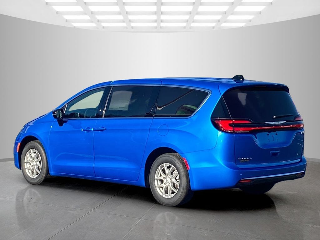 New 2026 Chrysler Pacifica SELECT Passenger Van