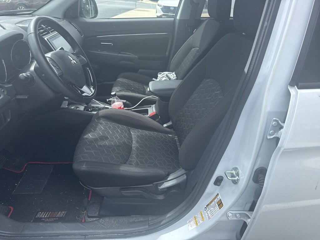 2024 Mitsubishi Outlander Sport ES LE SE photo 3
