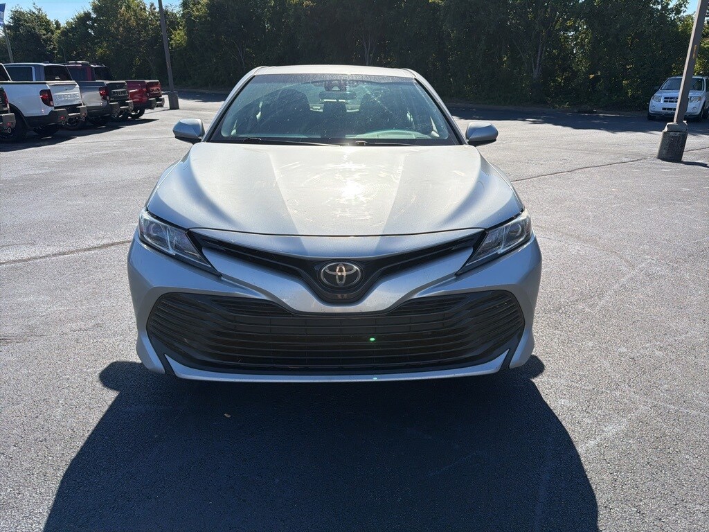 2018 Toyota Camry L photo 2