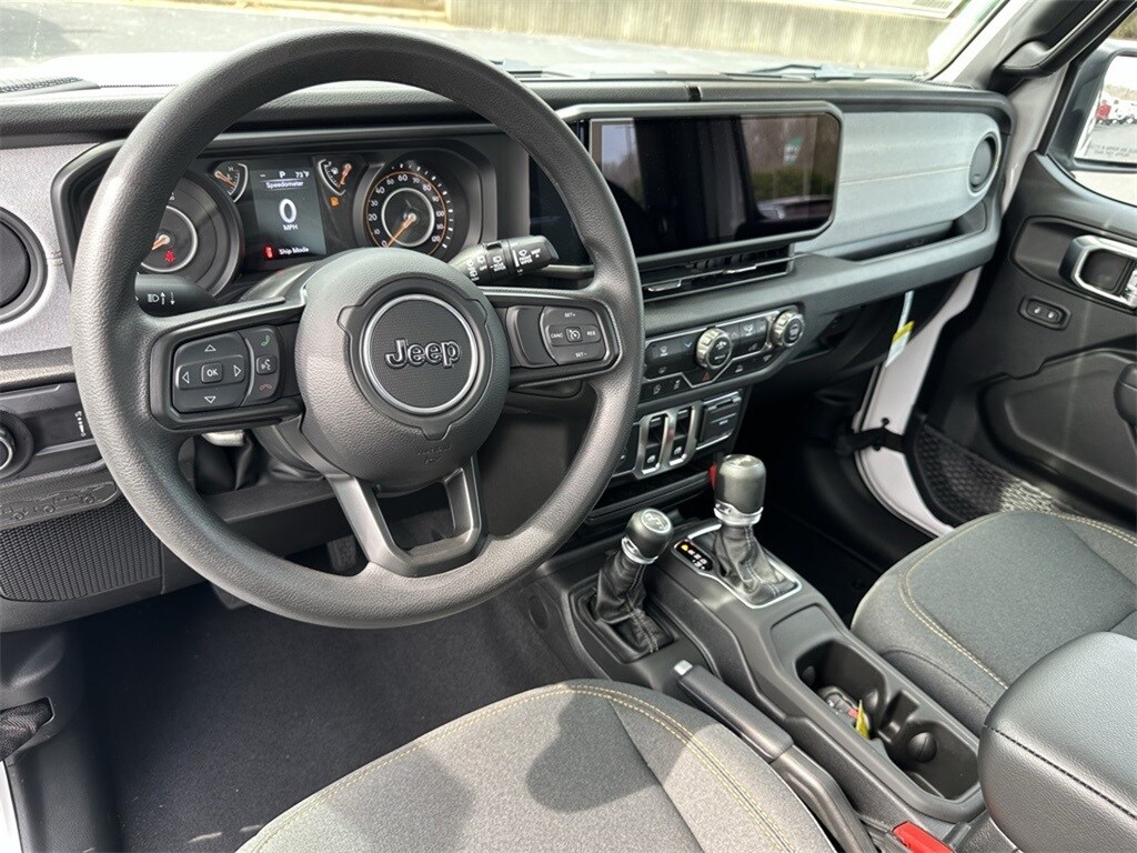 2025 Jeep Wrangler Sport photo 4