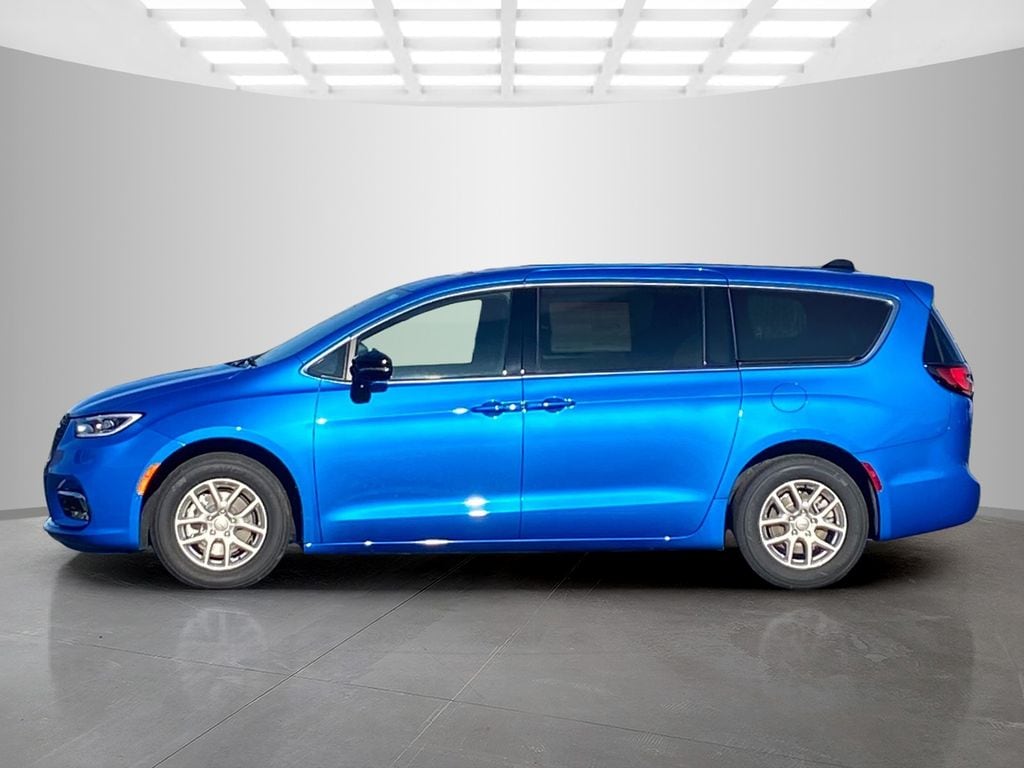New 2026 Chrysler Pacifica SELECT Passenger Van