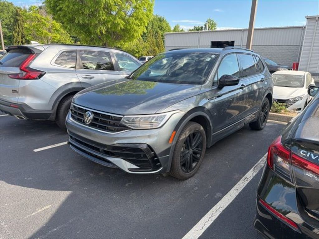 Used 2022 Volkswagen Tiguan 2.0T SE R-Line Black SUV