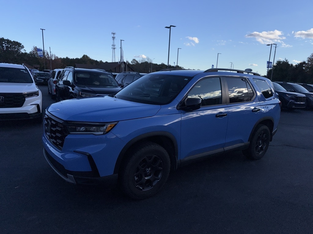 Used 2024 Honda Pilot TrailSport SUV