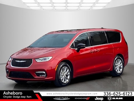 2026 Chrysler Pacifica LIMITED Passenger Van