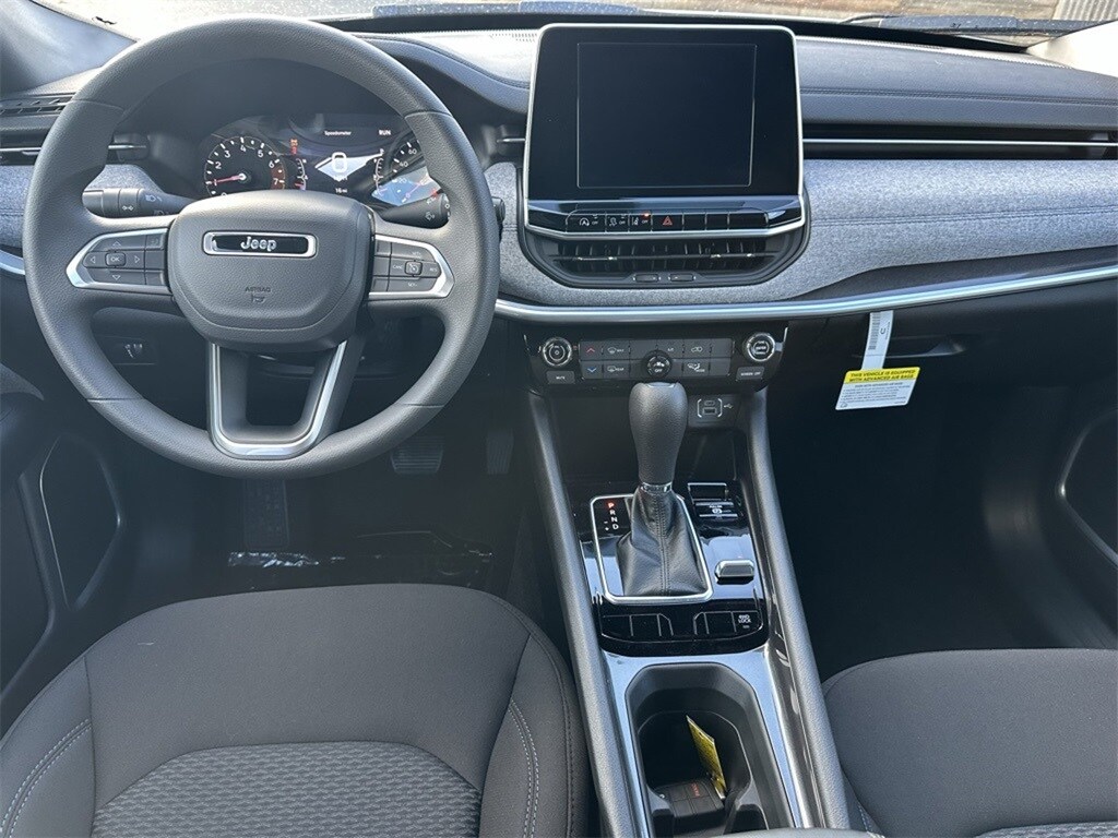 2025 Jeep Compass Sport photo 4