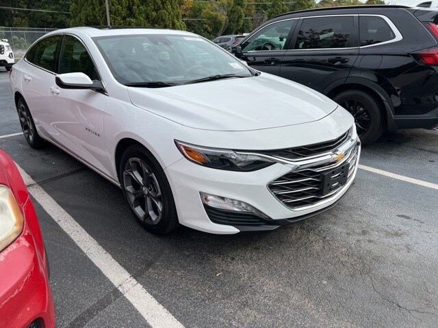 2024 Chevrolet Malibu 1LT photo 3