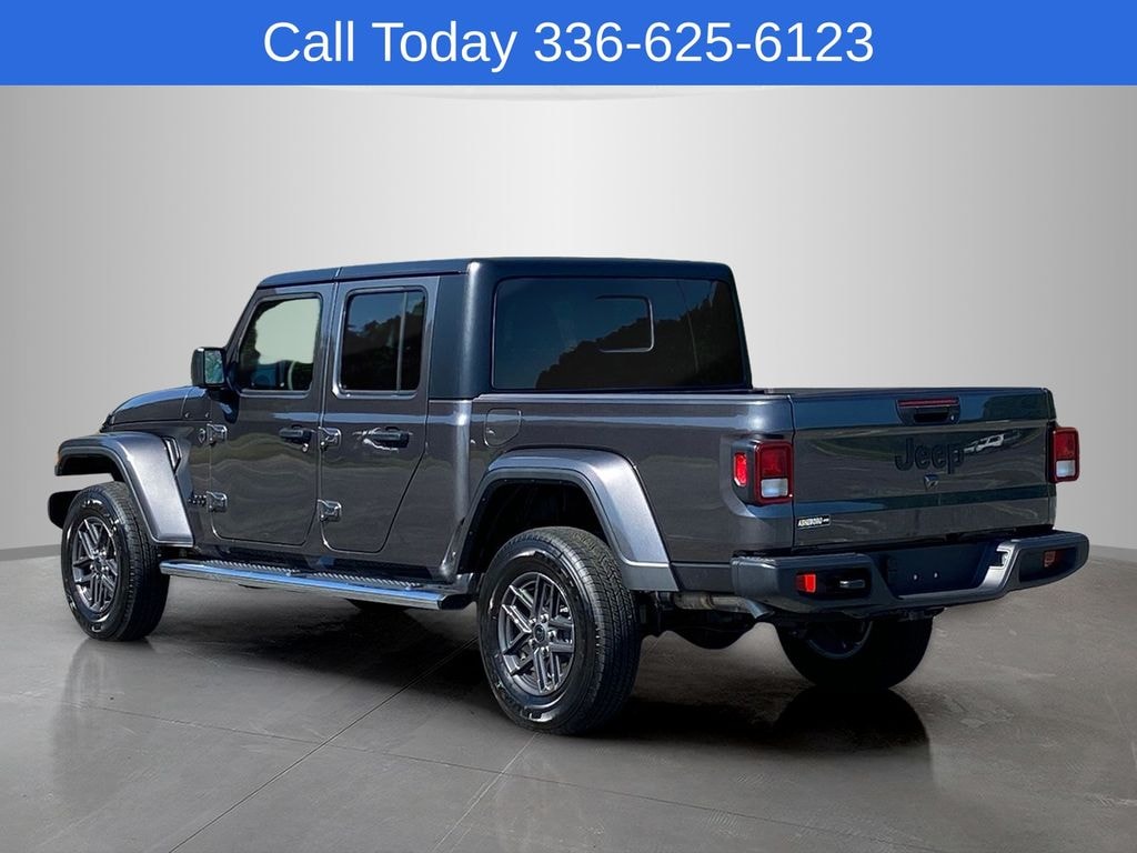 New 2025 Jeep Gladiator SPORT S 4X4 Pickup