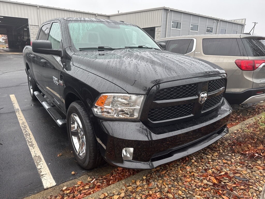2018 Ram 1500 Tradesman photo 2