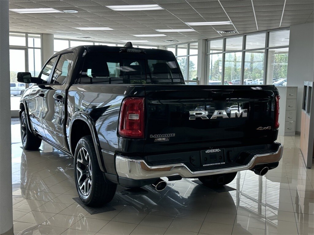2025 Ram 1500 Laramie photo 3