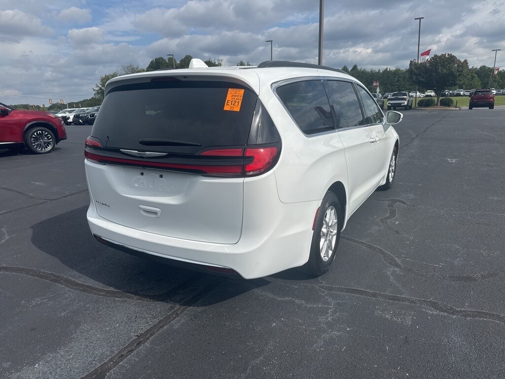 2022 Chrysler Pacifica Touring L photo 4