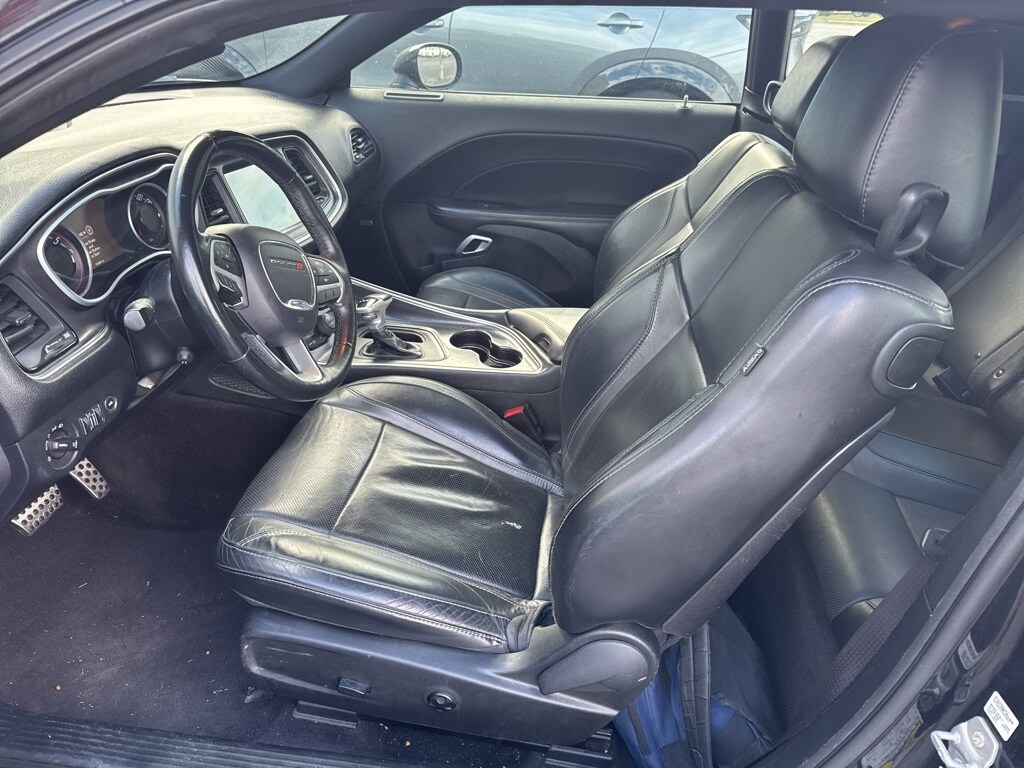 2017 Dodge Challenger SXT photo 3