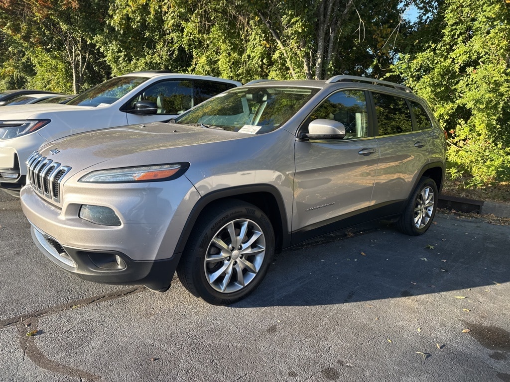 Used 2018 Jeep Cherokee Limited FWD SUV