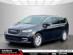 2026 Chrysler Pacifica SELECT Passenger Van