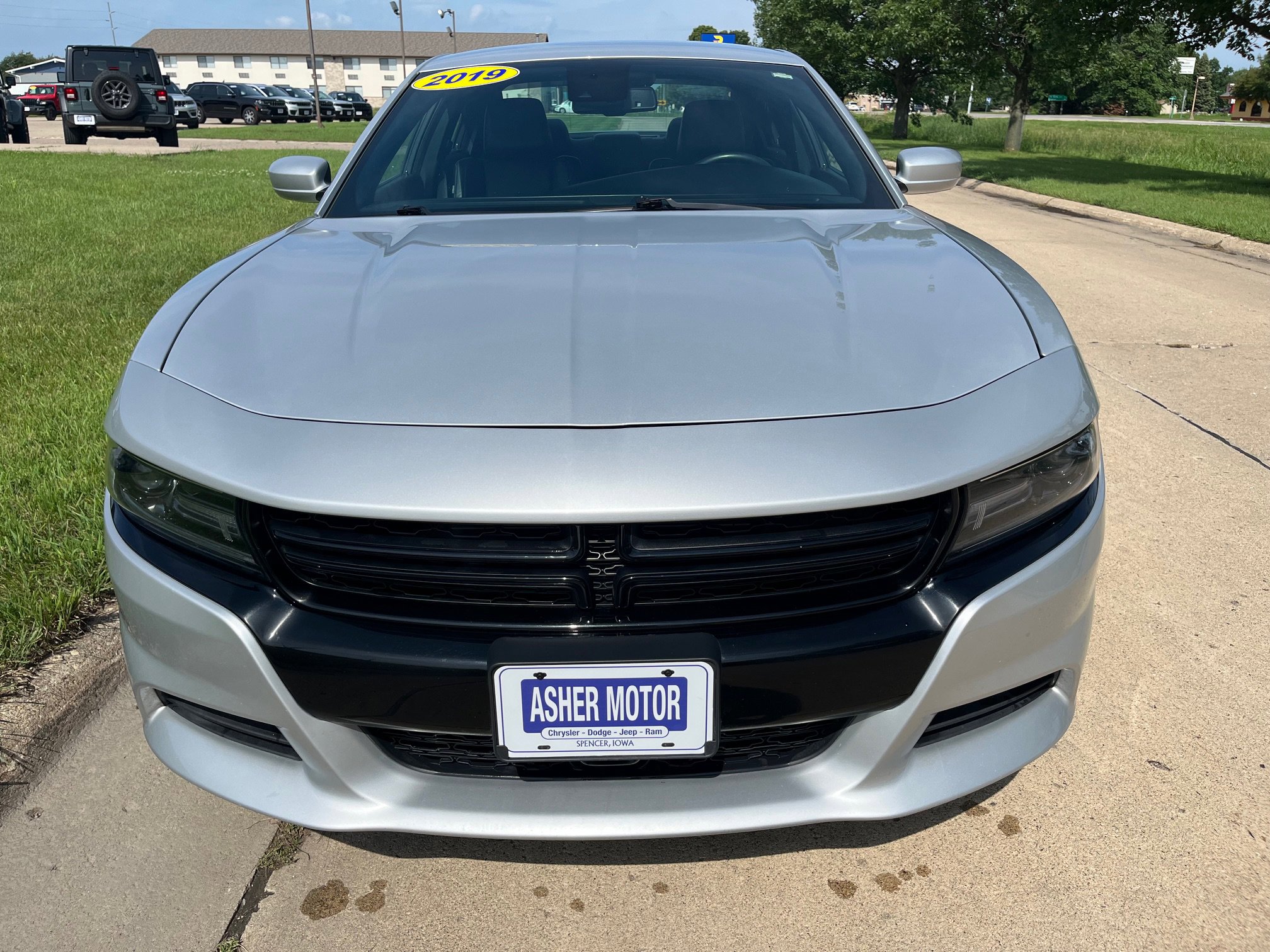 2019 Dodge Charger SXT AWD photo 3