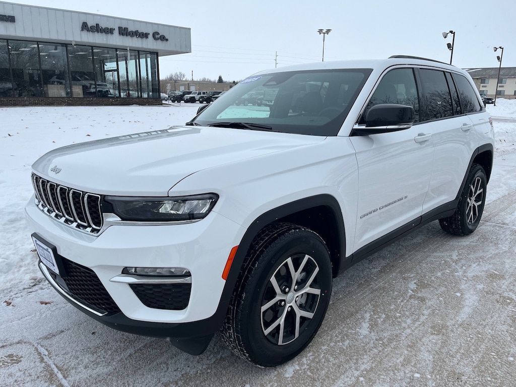 Used 2025 Jeep Grand Cherokee Limited 4x4