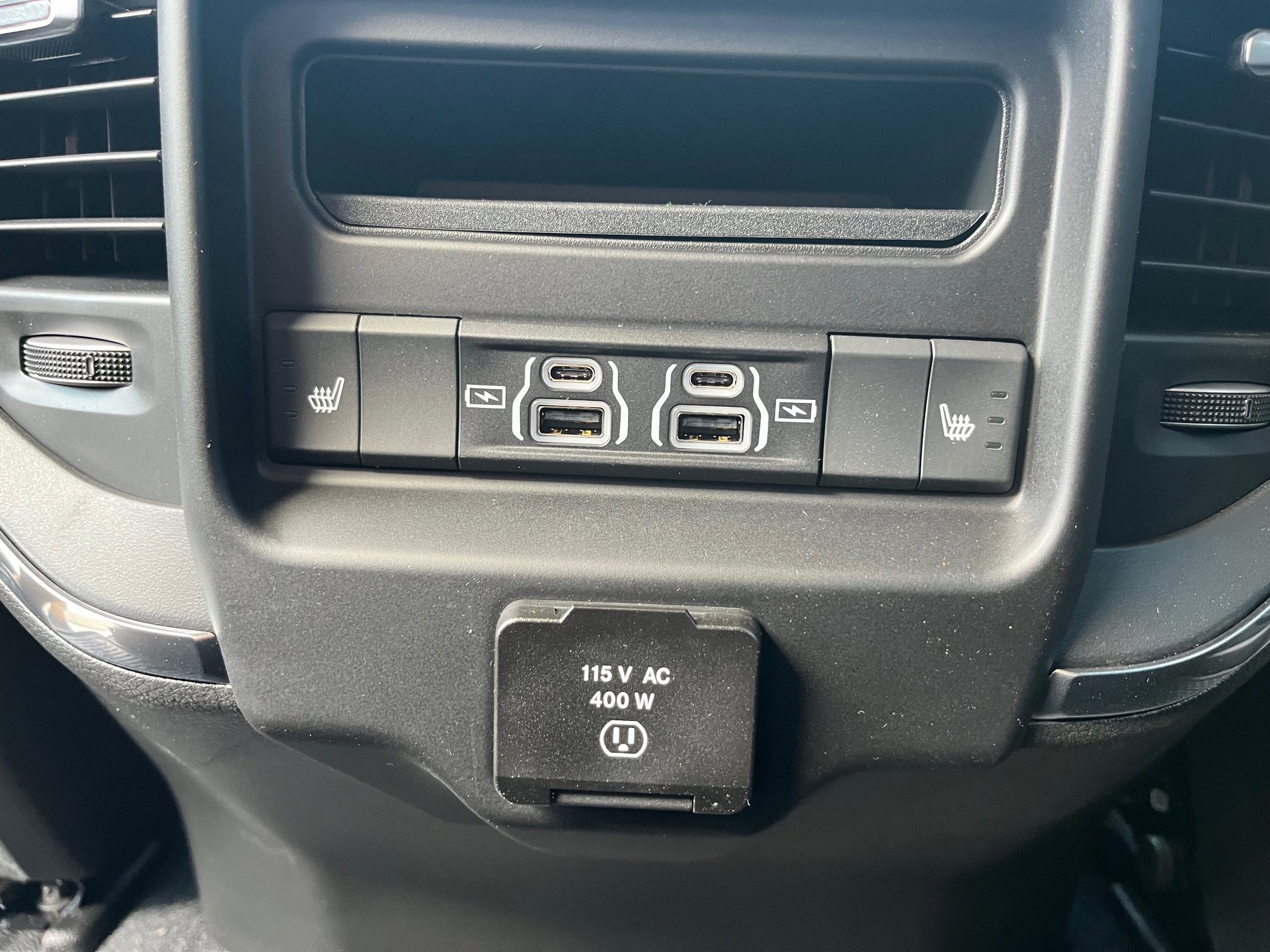 2026 RAM 1500 Laramie - Photo 32