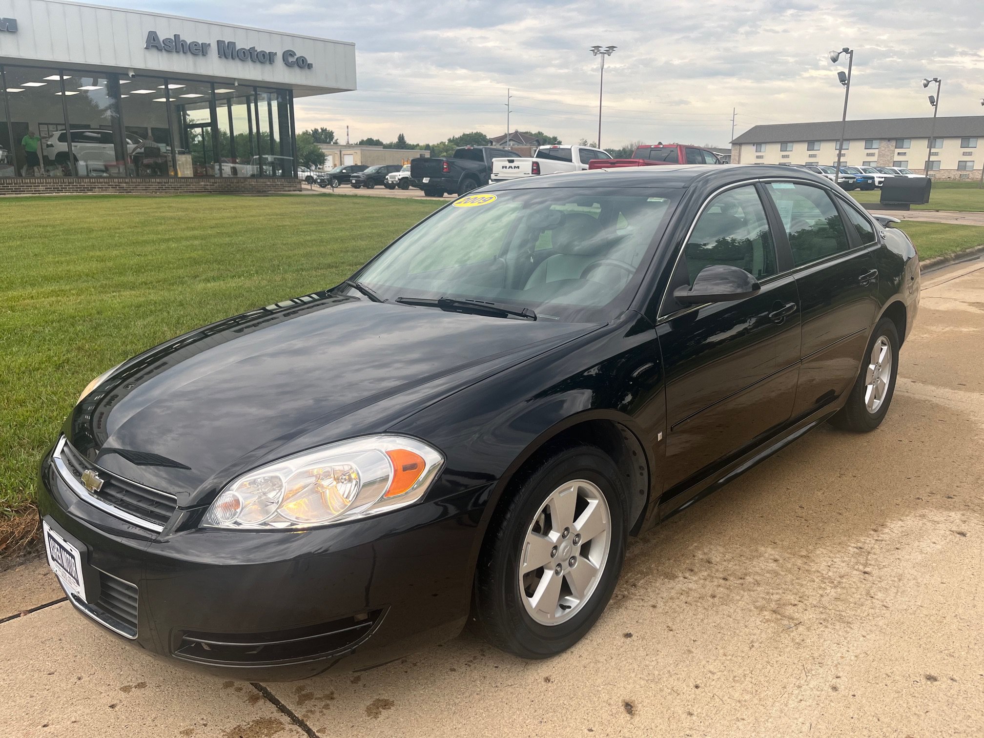 Used 2009 Chevrolet Impala LT with VIN 2G1WT57K491190658 for sale in Spencer, IA