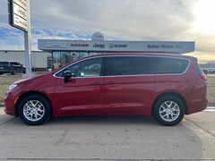 2026 Chrysler Pacifica SELECT Passenger Van