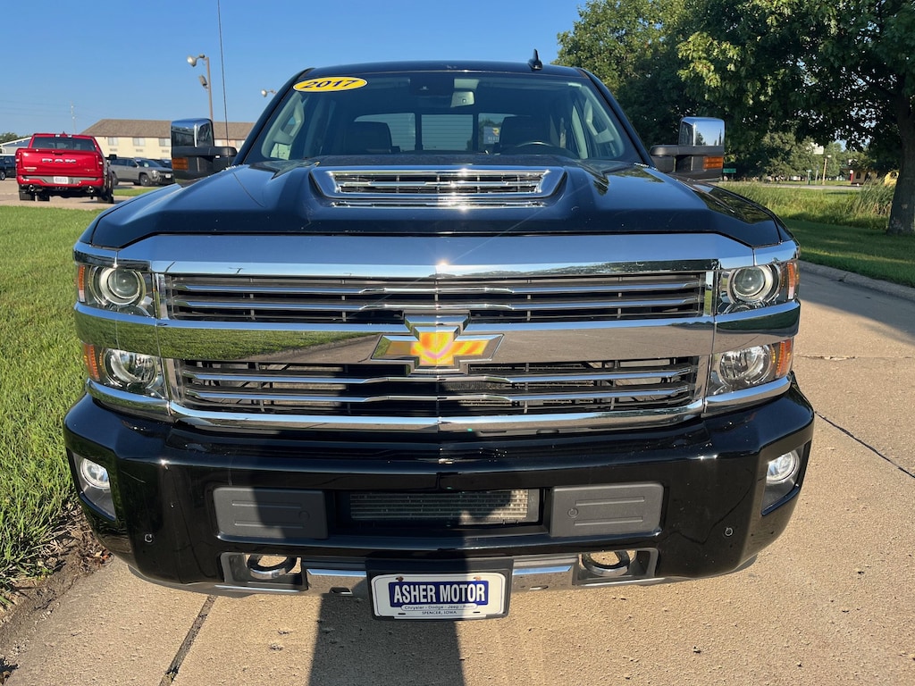 Used 2017 Chevrolet Silverado 2500HD High Country 4WD Crew Cab 153.7