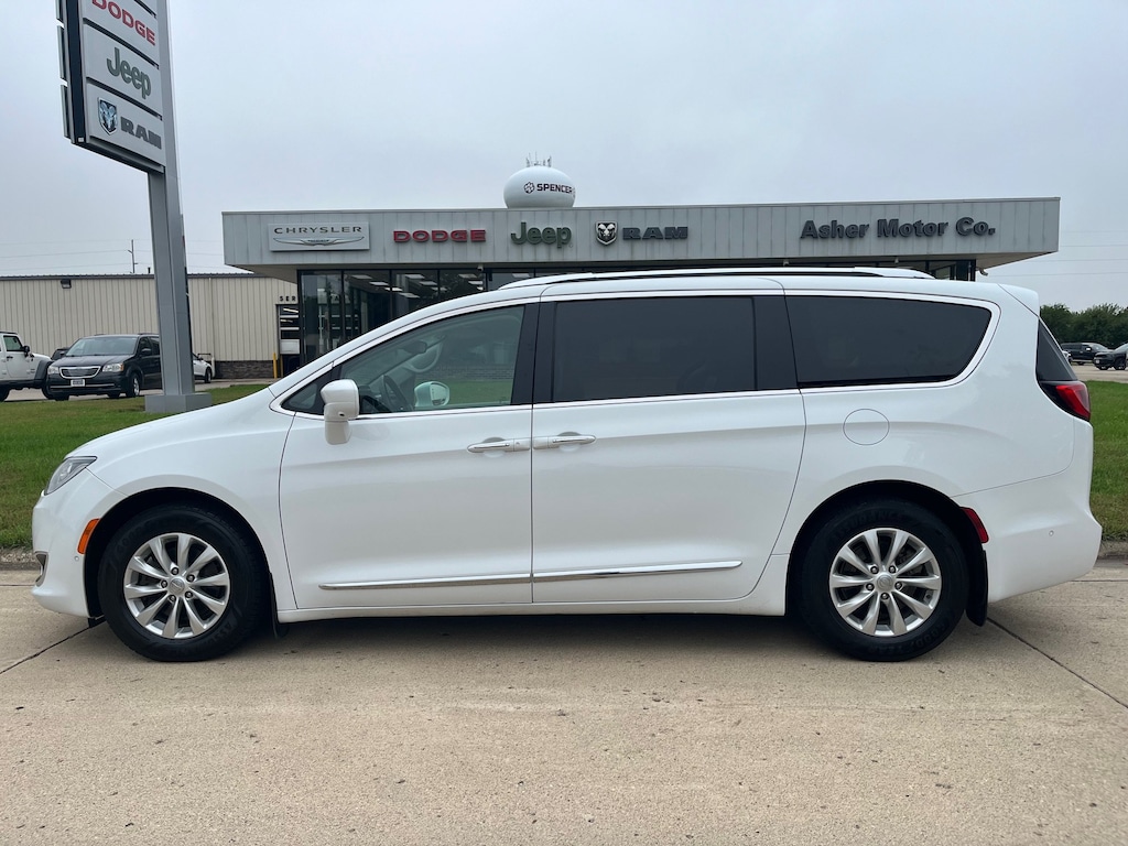 Used 2018 Chrysler Pacifica Touring L FWD