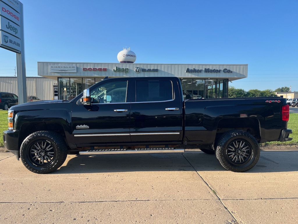 Used 2017 Chevrolet Silverado 2500HD High Country 4WD Crew Cab 153.7