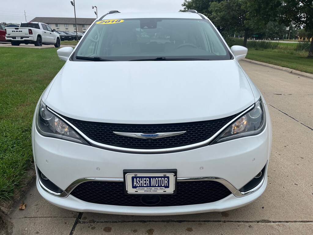 Used 2018 Chrysler Pacifica Touring L FWD