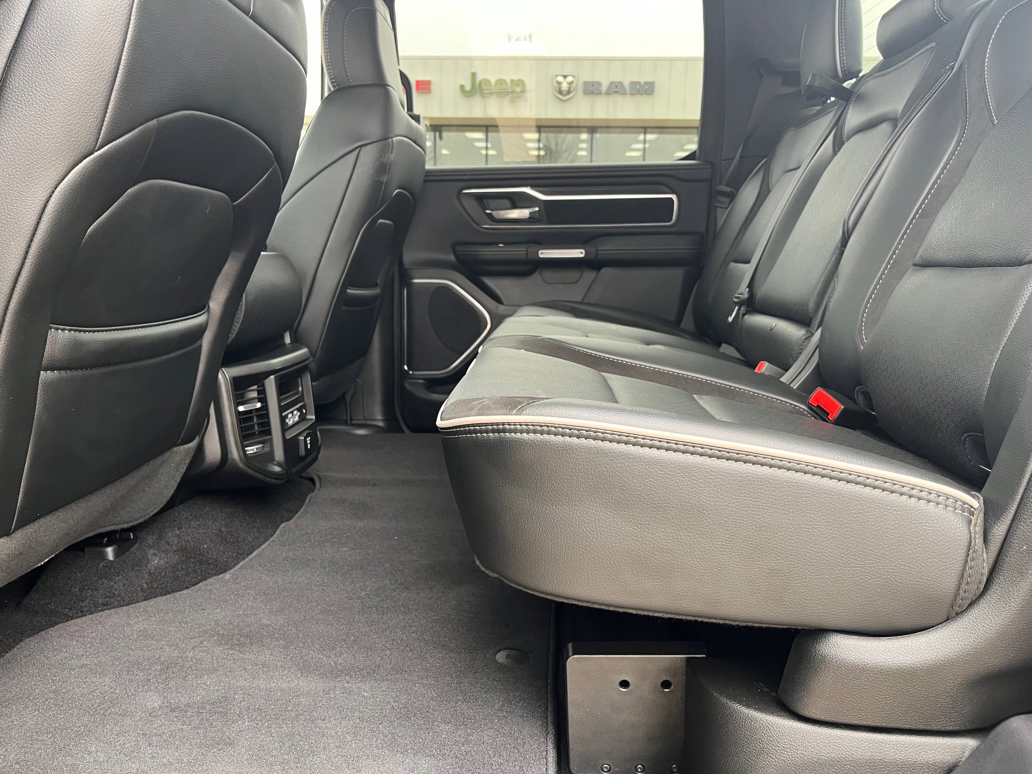 2025 RAM Ram 1500 Pickup Laramie - Photo 31