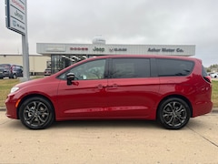 2026 Chrysler Pacifica SELECT Passenger Van