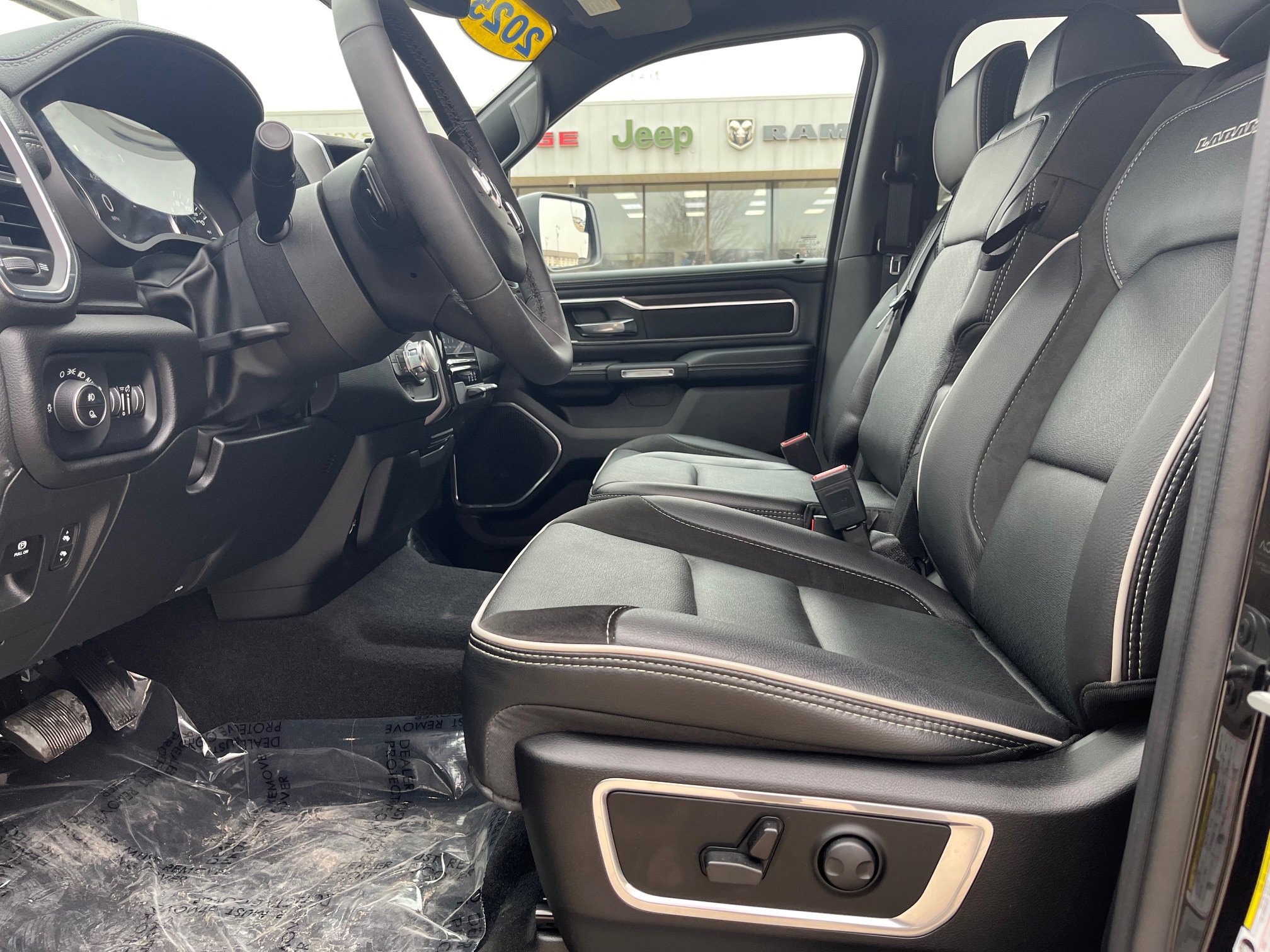 2025 RAM Ram 1500 Pickup Laramie - Photo 11