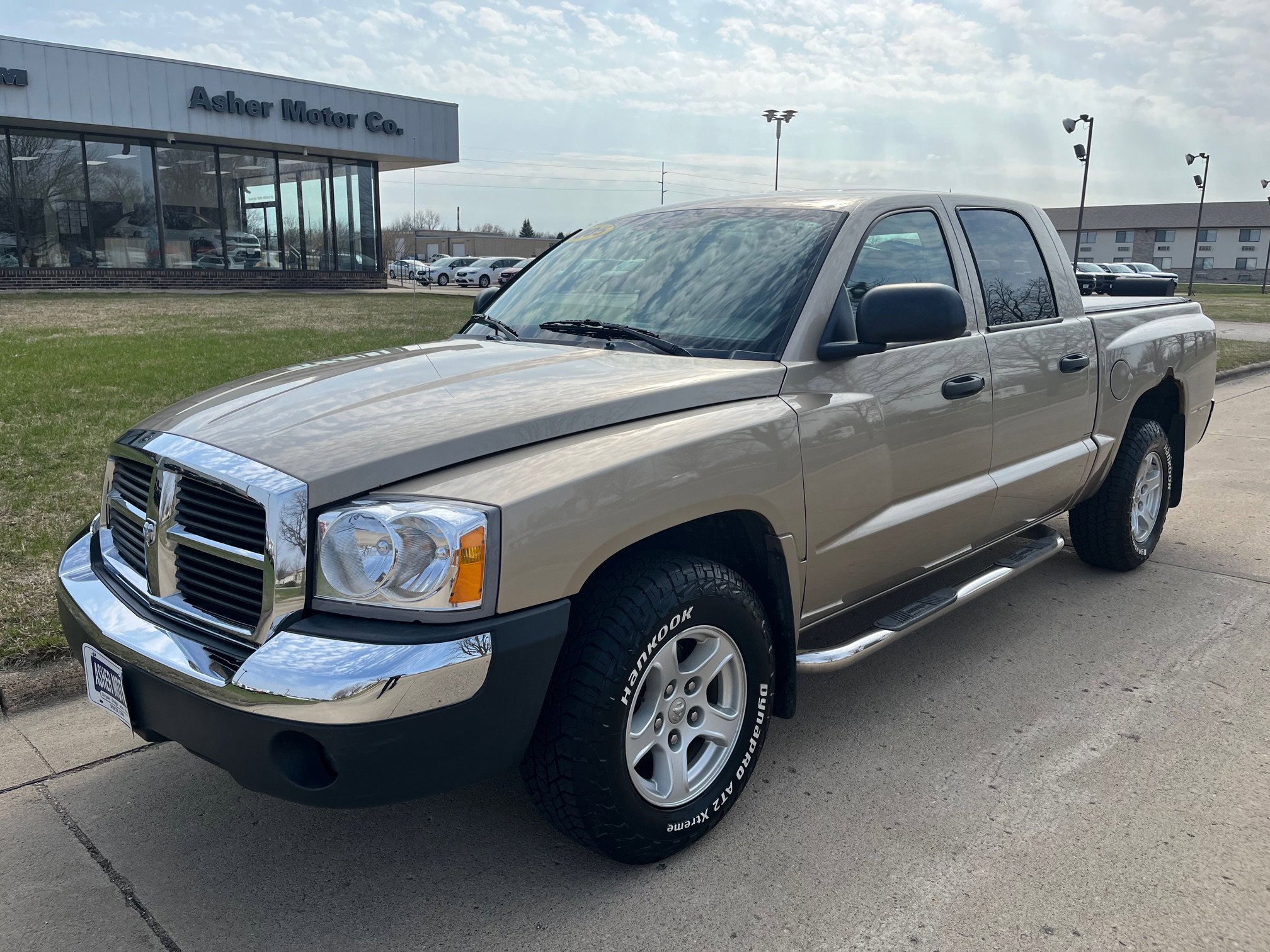 Used 2005 Dodge Dakota SLT with VIN 1D7HE48N25S298337 for sale in Spencer, IA