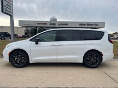 2026 Chrysler Pacifica SELECT Passenger Van
