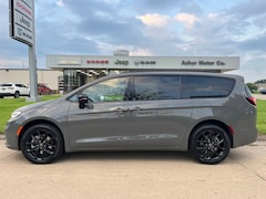 2025 Chrysler Pacifica LIMITED AWD Passenger Van