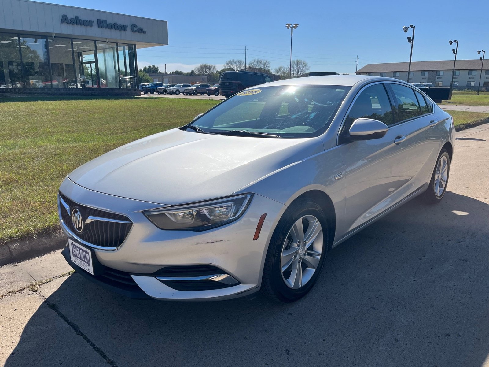 Used 2018 Buick Regal Sportback Preferred with VIN W04GL6SX2J1134467 for sale in Spencer, IA