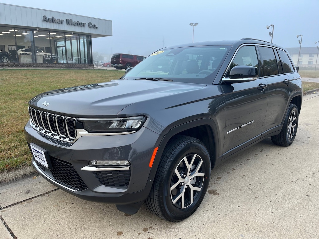 Used 2023 Jeep Grand Cherokee Limited 4x4