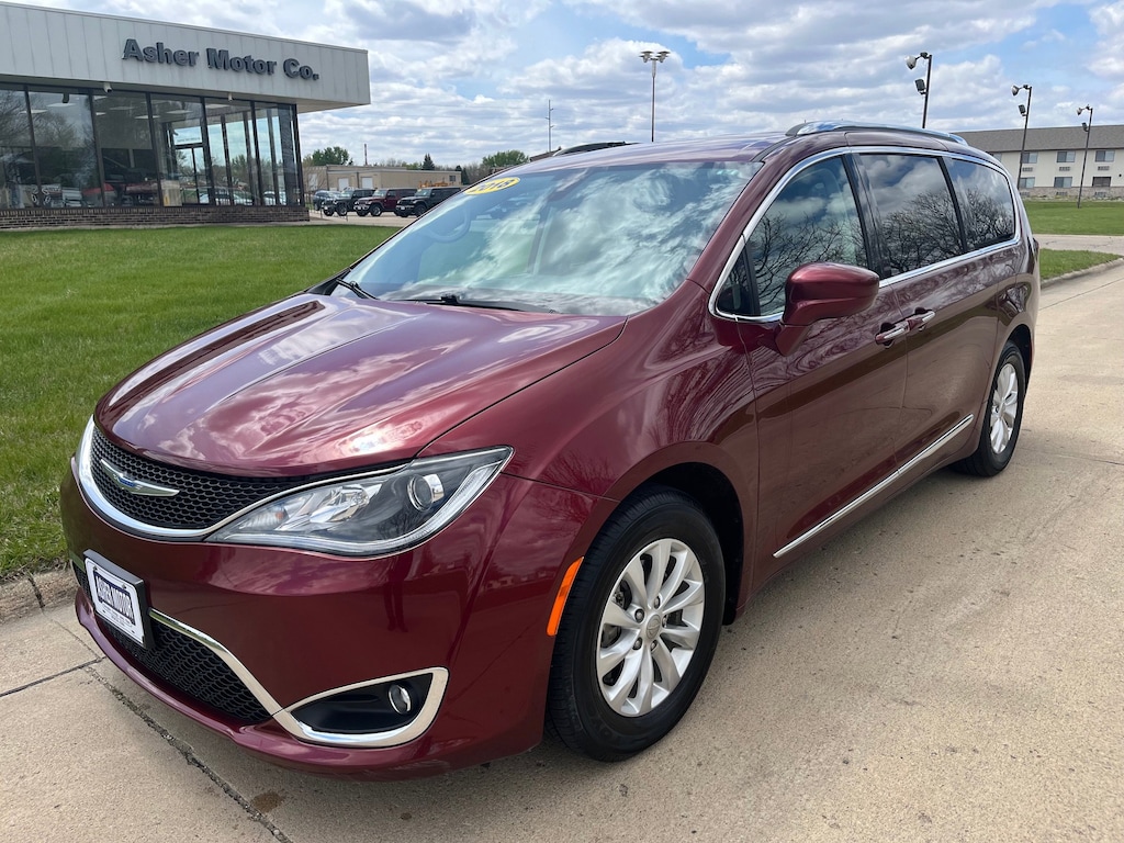 Used 2018 Chrysler Pacifica Touring L FWD