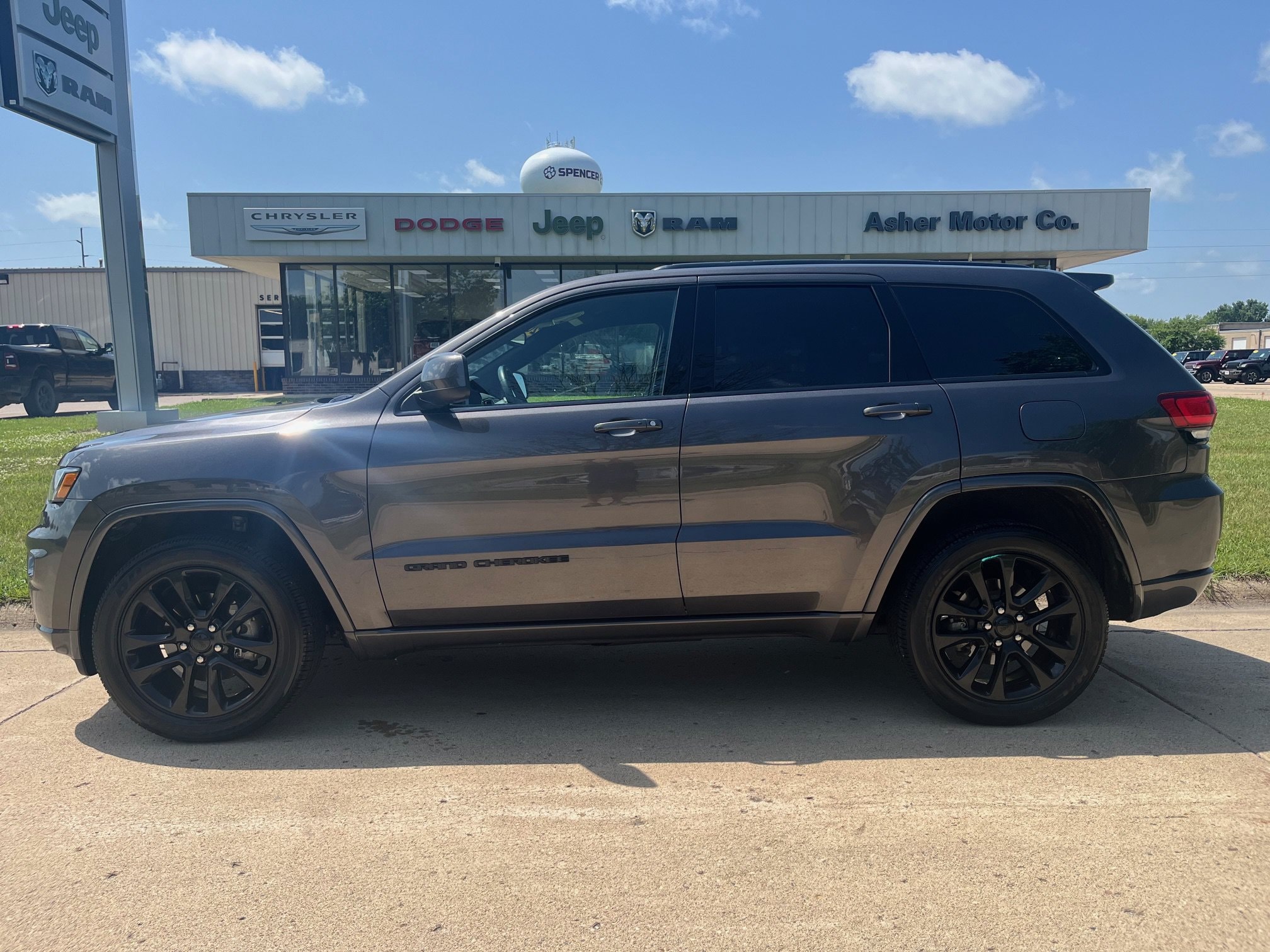 2020 Jeep Grand Cherokee Altitude 4WD's photo