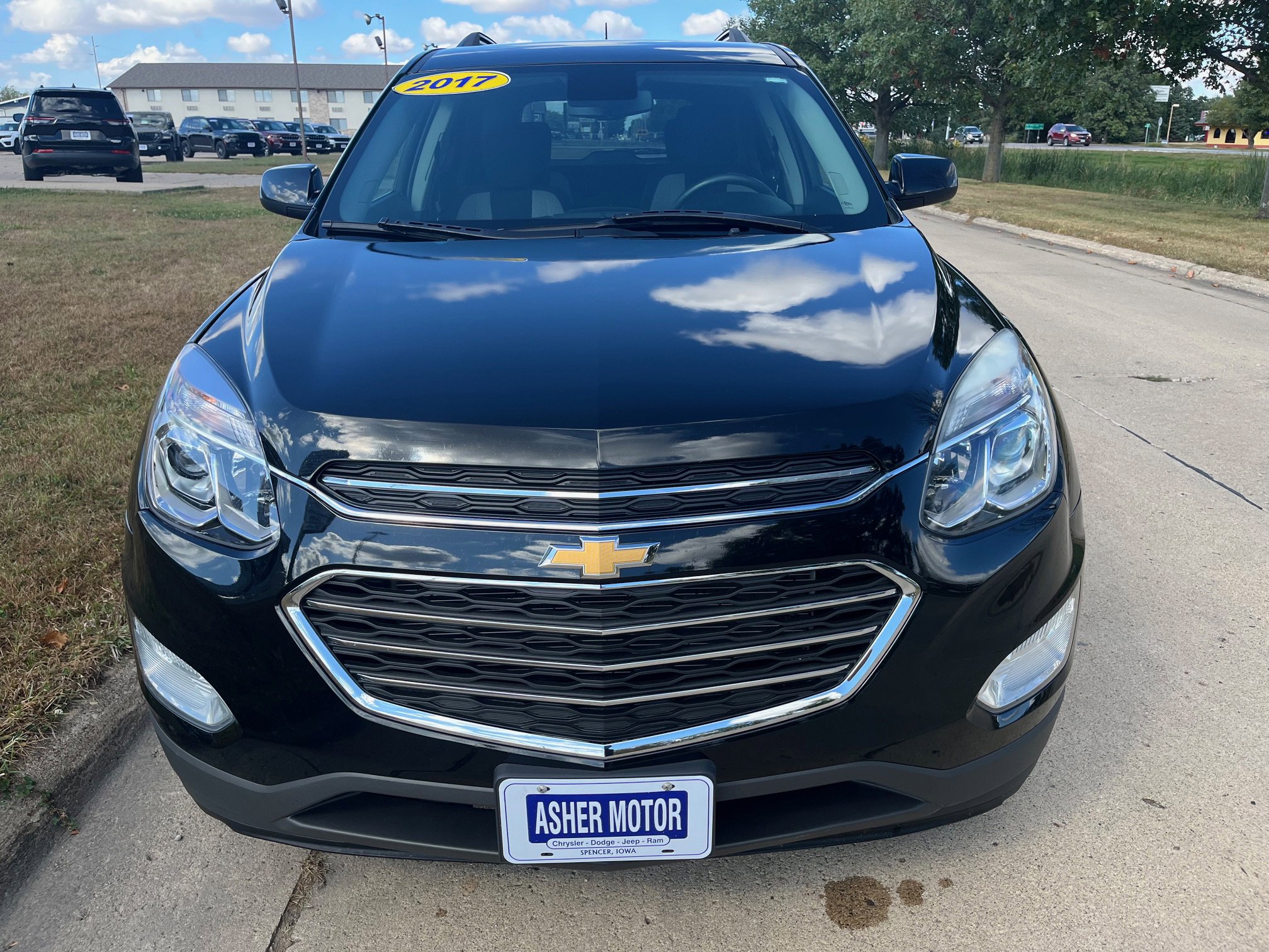 2017 Chevrolet Equinox LT photo 3