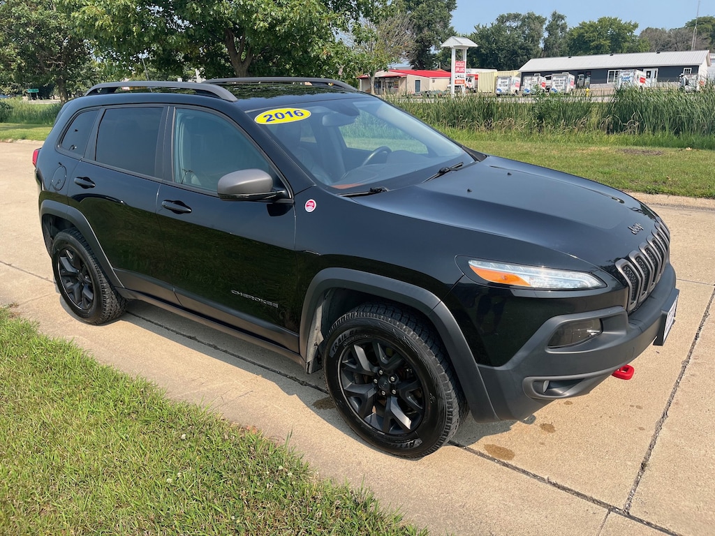 Used 2016 Jeep Cherokee Trailhawk 4WD