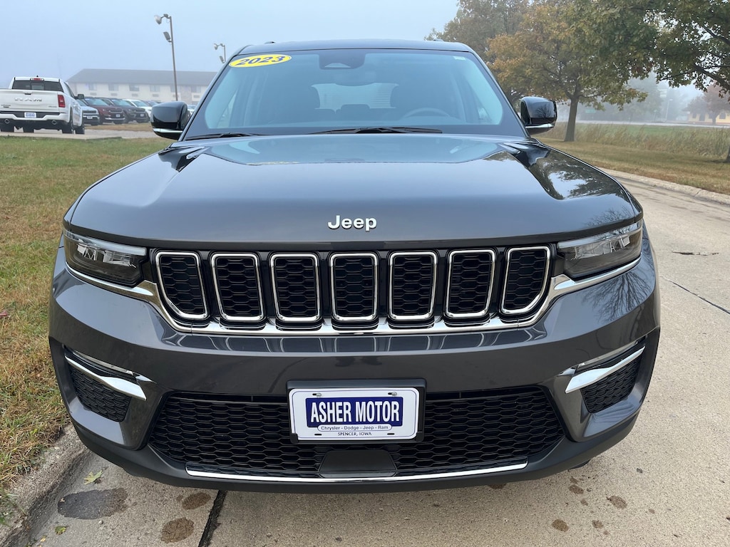 Used 2023 Jeep Grand Cherokee Limited 4x4