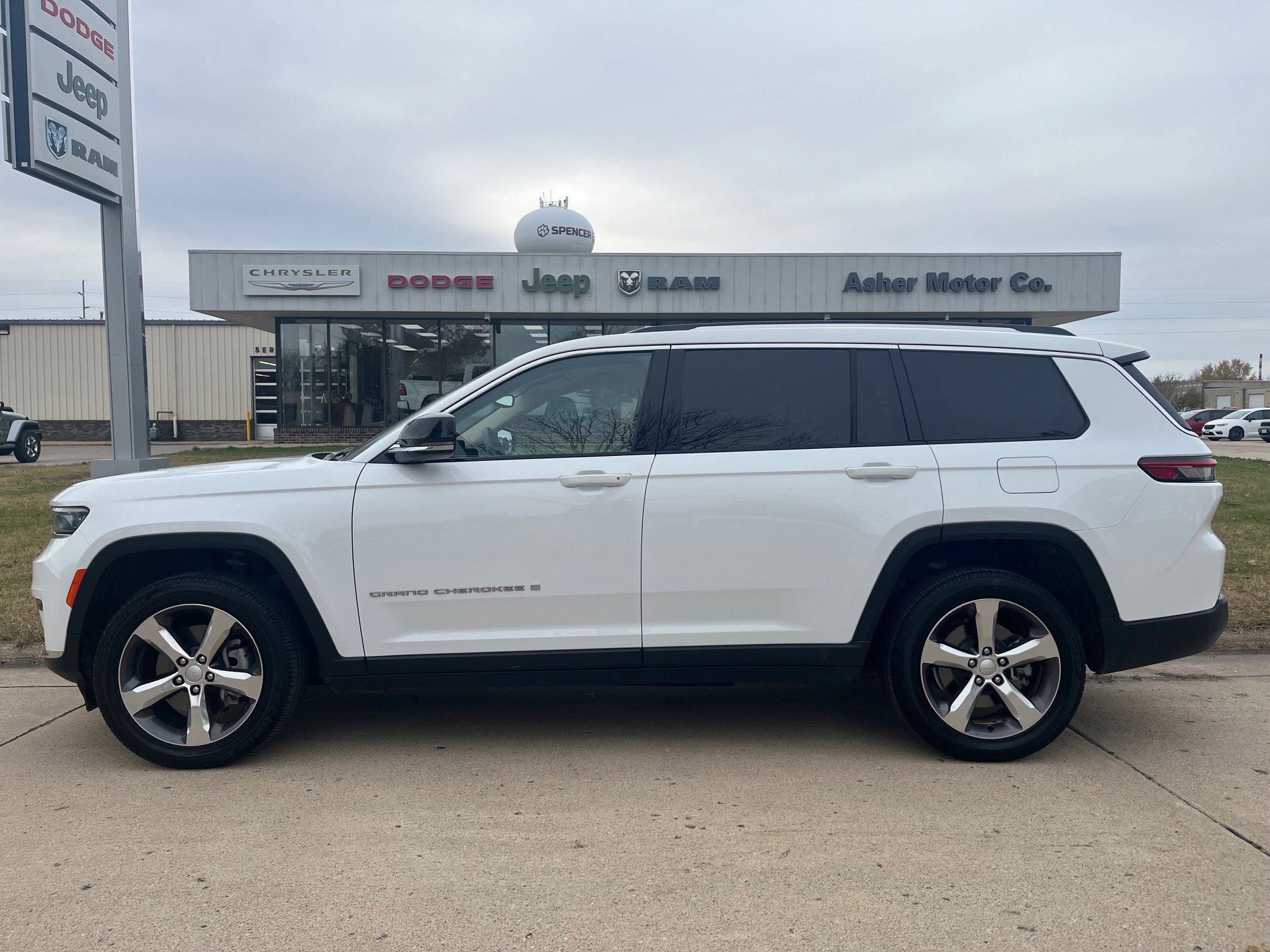 2021 Jeep Grand Cherokee L Limited's photo