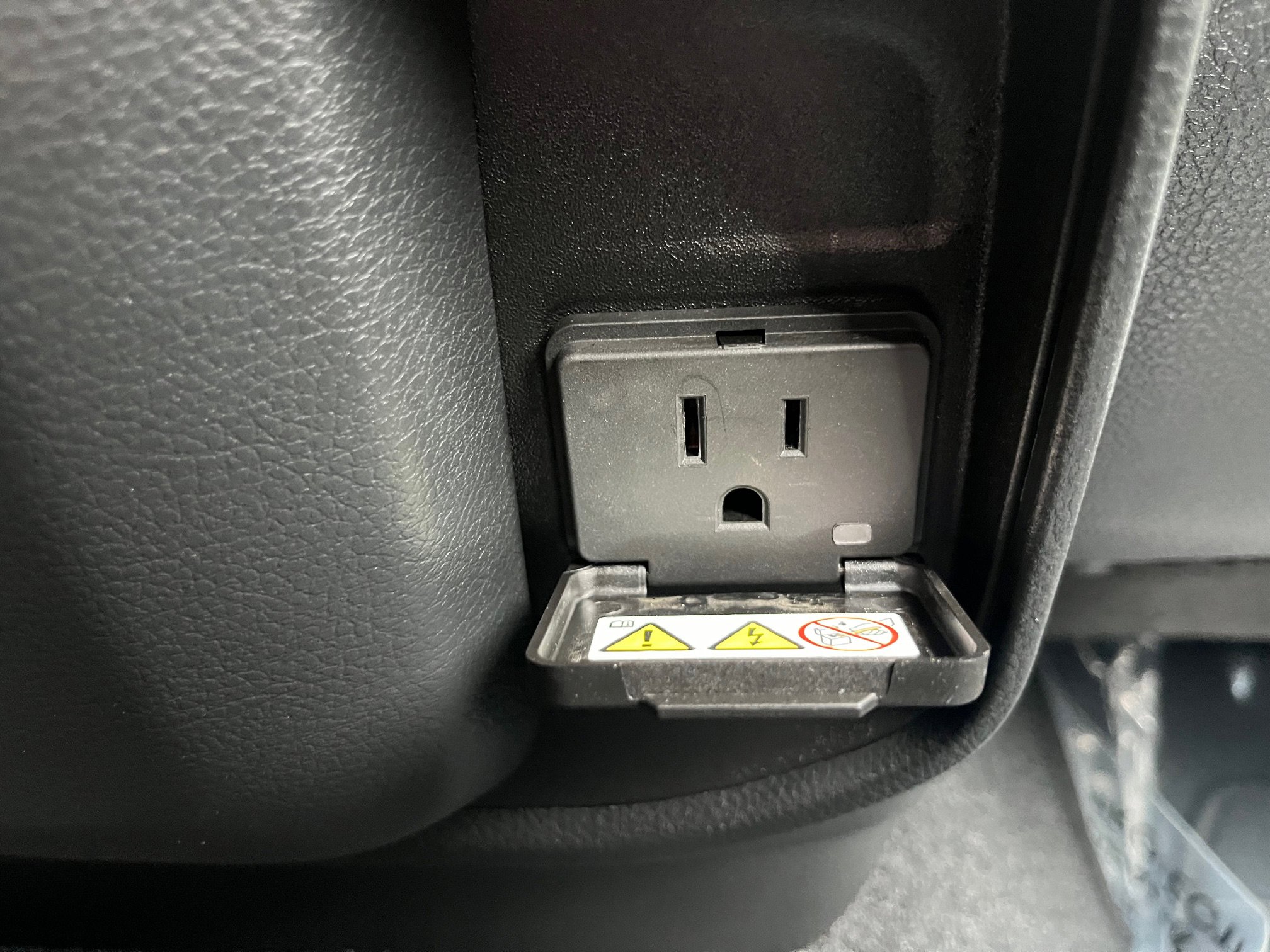 2025 RAM Ram 1500 Pickup Laramie - Photo 28