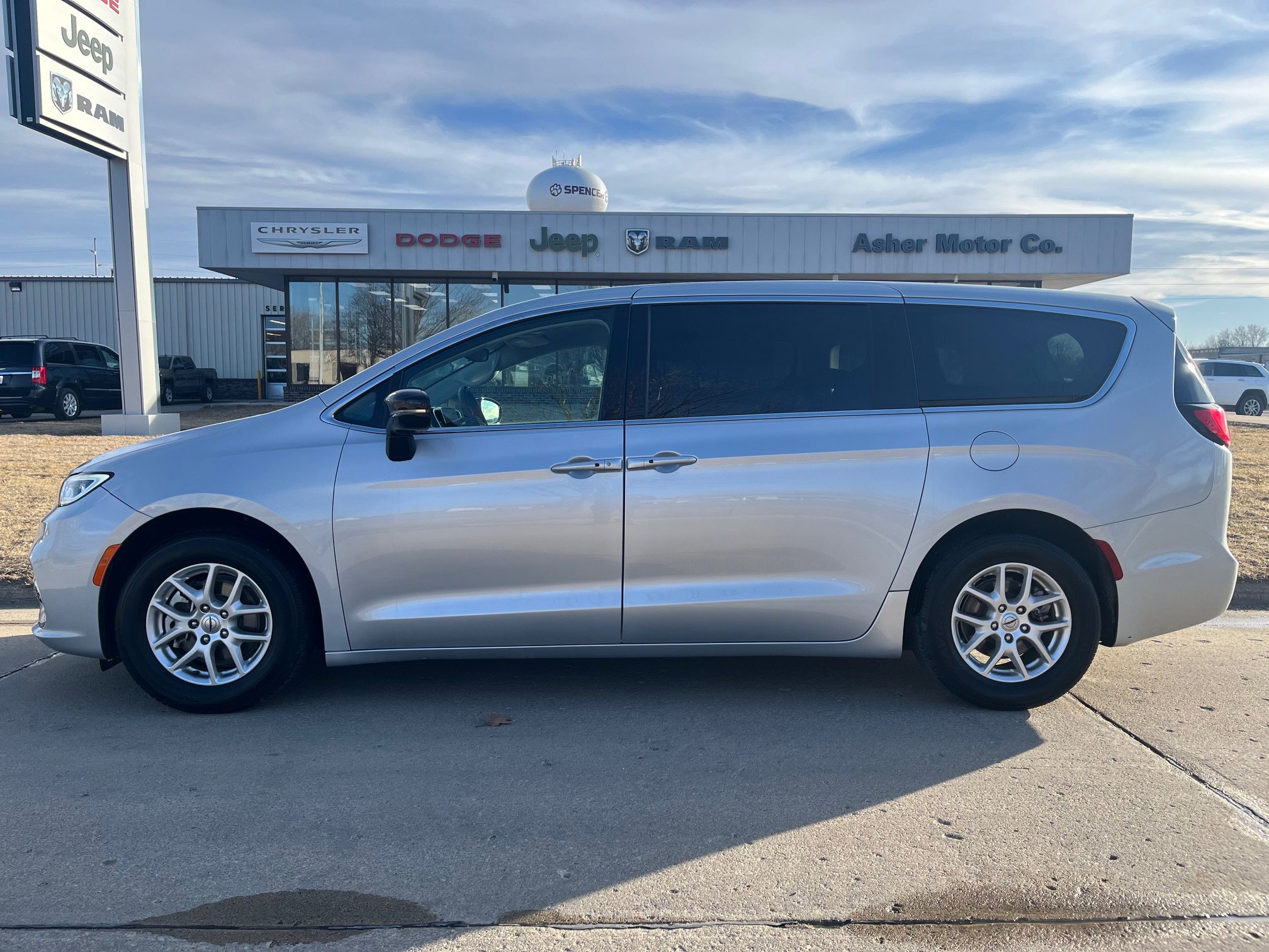 2024 Chrysler Pacifica Touring L