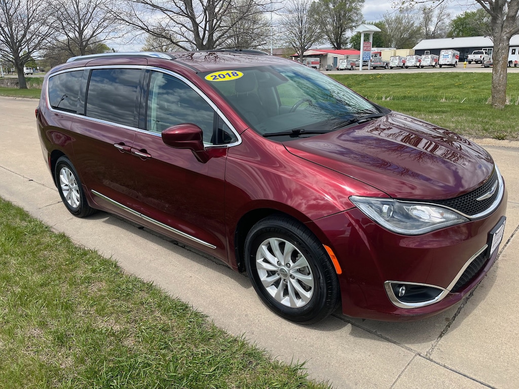 Used 2018 Chrysler Pacifica Touring L FWD