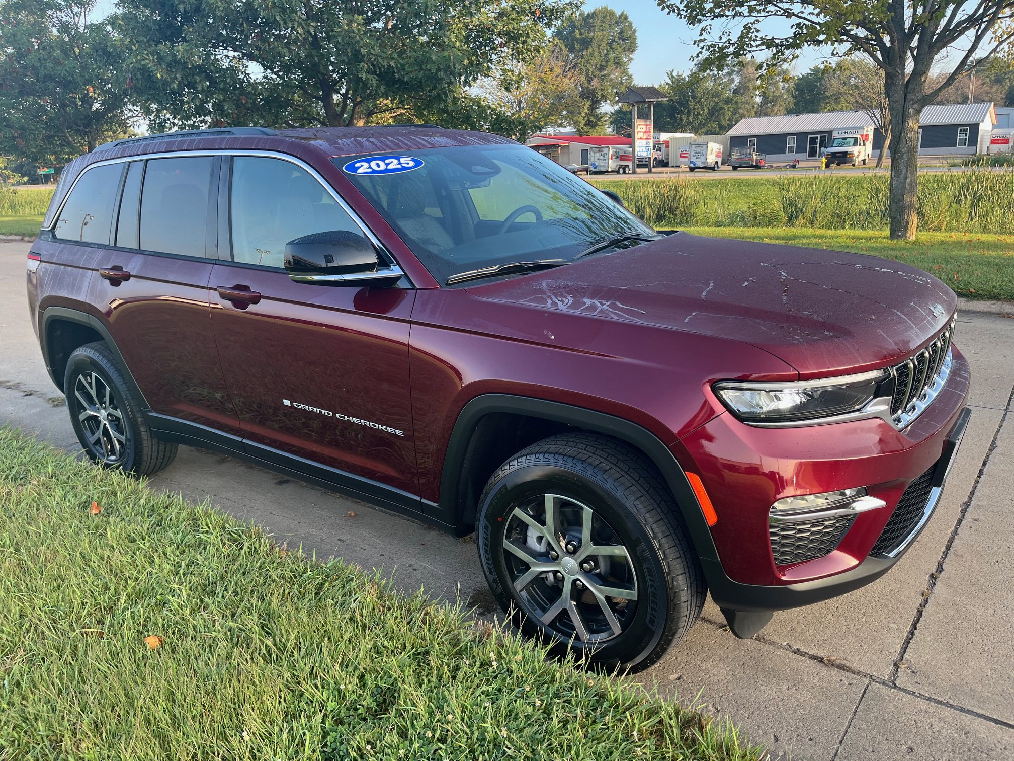 2025 Jeep Grand Cherokee Limited photo 3