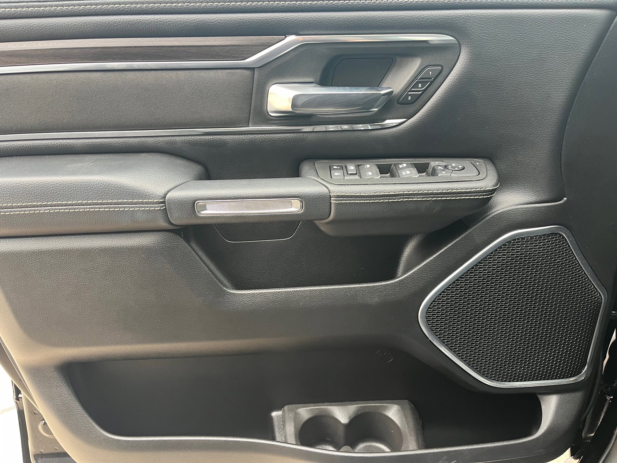 2025 RAM Ram 1500 Pickup Laramie - Photo 15