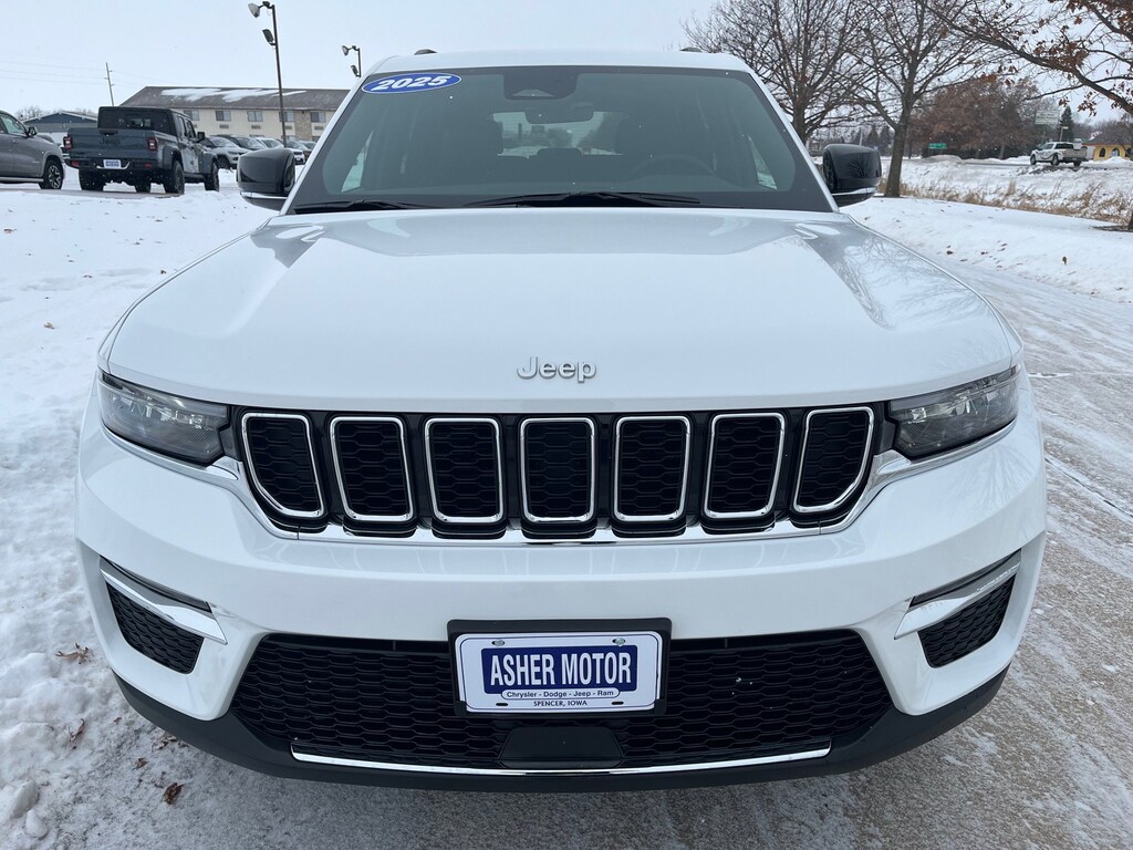 Used 2025 Jeep Grand Cherokee Limited 4x4