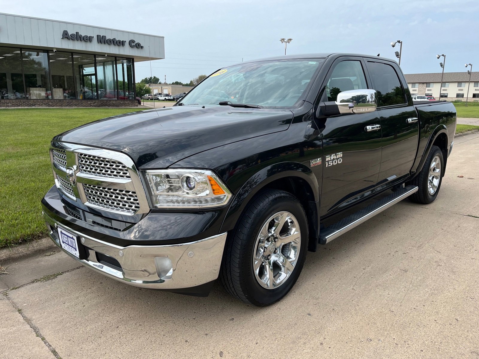 Used 2018 RAM Ram 1500 Pickup Laramie with VIN 1C6RR7NT1JS131167 for sale in Spencer, IA